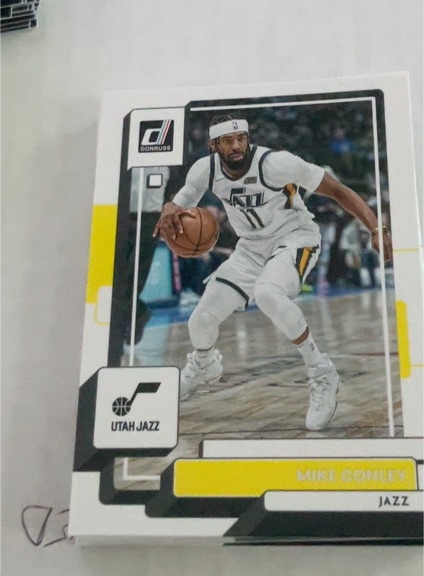 2022-23 Donruss Basketball #112 Mike Conley — front
