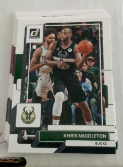 2022-23 Panini Donruss #54 Khris Middleton — front