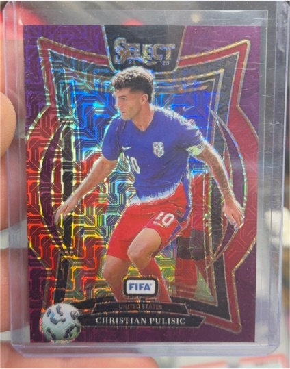 2023-24 Panini Select FIFA #28 Christian Pulisic — front