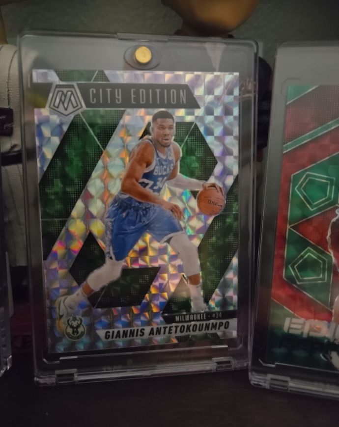 2024-25 Panini Mosaic City Edition #282 Giannis Antetokounmpo — front