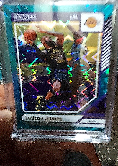 2024 Panini Prizm #19 LeBron James — front