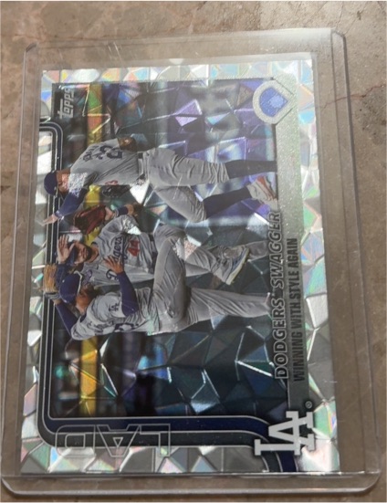 2025 Topps Series 1 #255 Dodgers Swagger Team Card Diamanté — front
