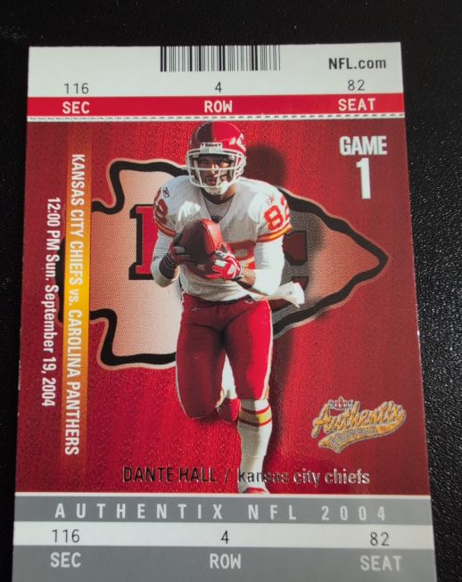 2004 Fleer Authentix #22 Dante Hall — front