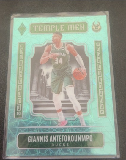 2023-24 Panini Phoenix #18 Temple Men Giannis Antetokounmpo — front