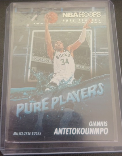 2023-24 Panini NBA Hoops #3 Giannis Antetokounmpo Pure Players — front