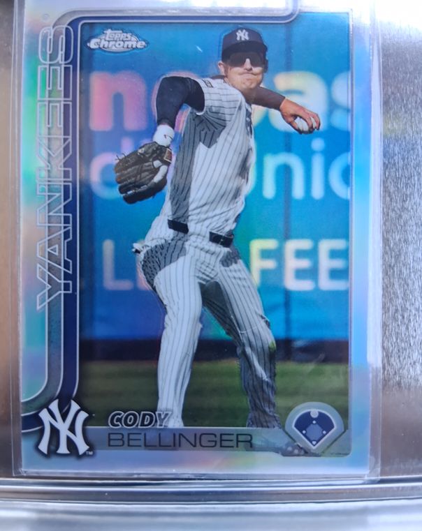2025 Topps Chrome Cody Bellinger — front