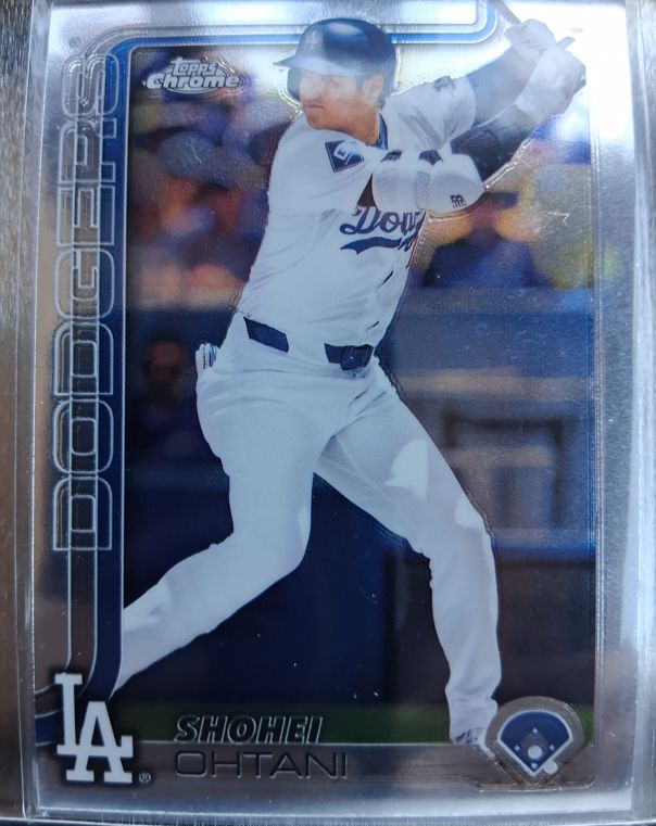 2025 Topps Chrome #1 Shohei Ohtani — front