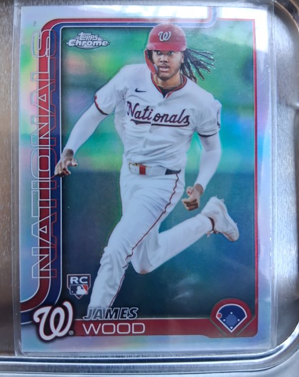 2025 Topps Chrome #132 James Wood — front
