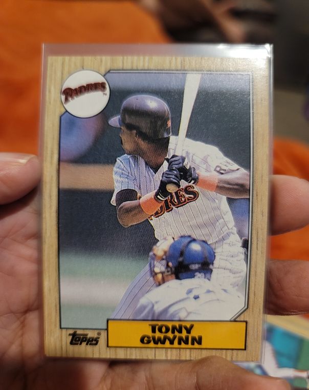 1987 Topps #530 Tony Gwynn — front
