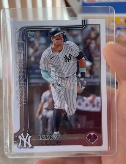 2025 Topps #99 Aaron Judge — front