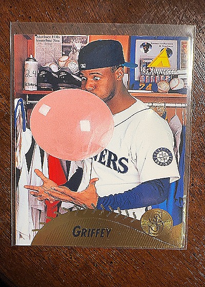1995 Pinnacle #128 Ken Griffey Jr — front