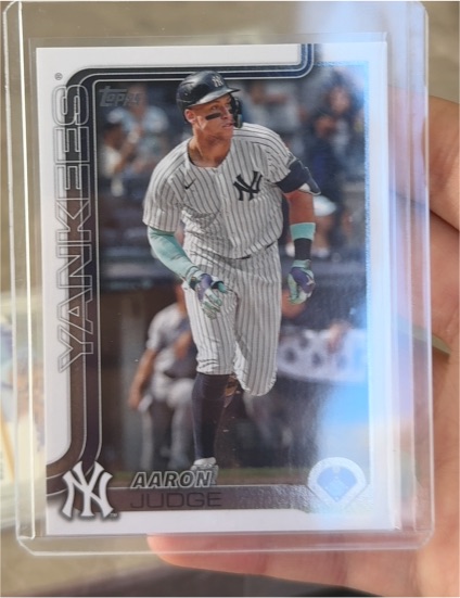 2025 Topps Series 1 #300 Aaron Judge — front