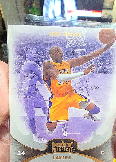 2008 Fleer Hot Prospects #13 Kobe Bryant — front