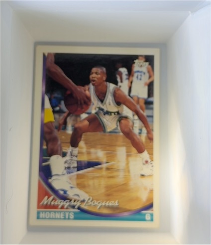 1993-94 Topps #9 Muggsy Bogues — front