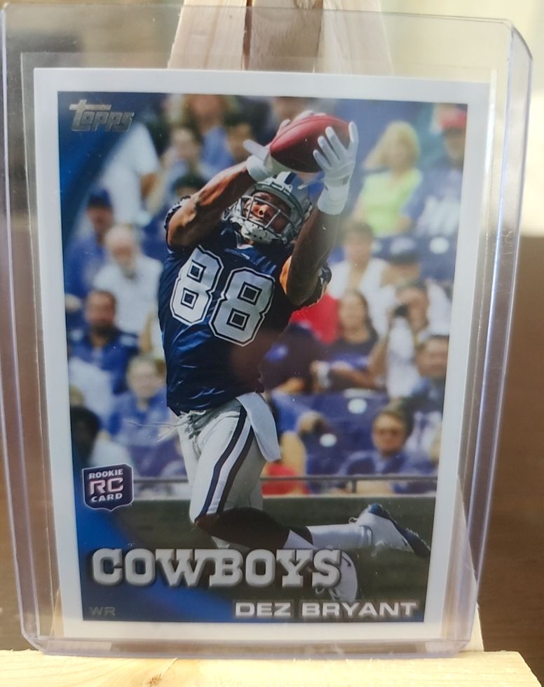 2010 Topps #425 Dez Bryant — front