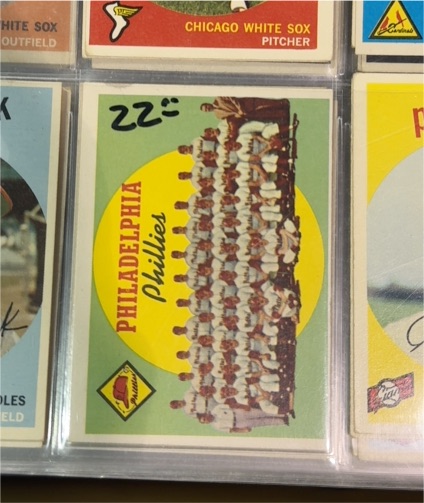 1959 Topps #8 Philadelphia Phillies Team — front