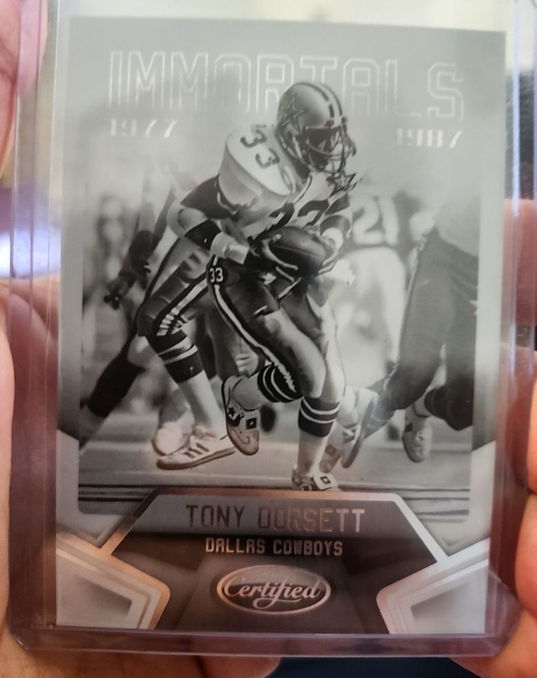 2016 Panini Certified #130 Tony Dorsett — front