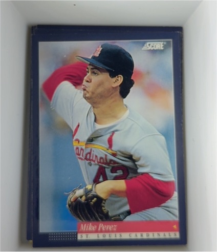 1994 Score #42 Mike Perez — front