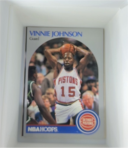 1990-91 NBA Hoops #107 Vinnie Johnson — front