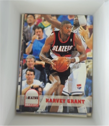 1993 NBA Hoops #397 Harvey Grant — front