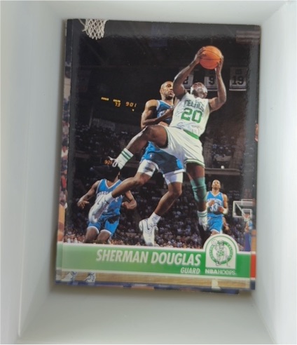 1994-95 NBA Hoops #9 Sherman Douglas — front