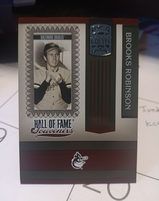 2005 Donruss Greats Hall of Fame Souvenirs Brooks Robinson — front