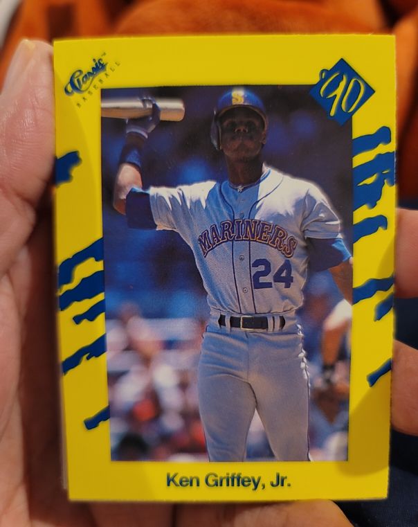 1990 Classic Yellow #T1 Ken Griffey, Jr. — front