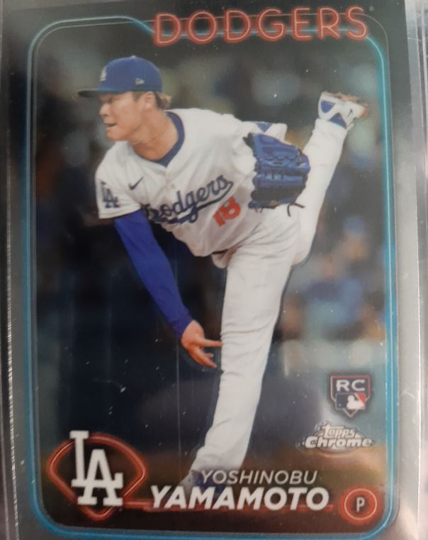 2024 Topps Chrome #18 Yoshinobu Yamamoto — front