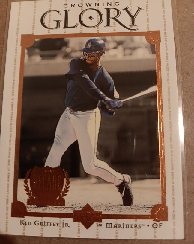 1999 Upper Deck #CG3 Ken Griffey Jr. Crowning Glory — front