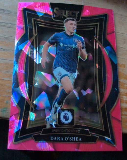 2024-25 Panini Select Premier League #19 Dara O'Shea — front