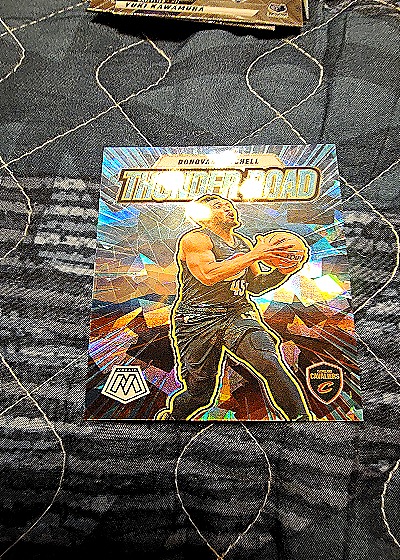 2024-25 Panini Mosaic #14 Donovan Mitchell Thunder Road — front