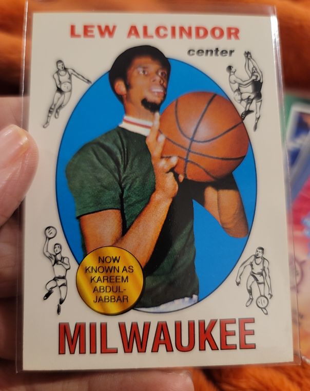 1969-70 Topps #25 Lew Alcindor — front