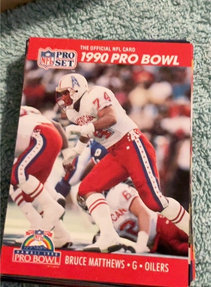 1990 Pro Set #352 Bruce Matthews — front