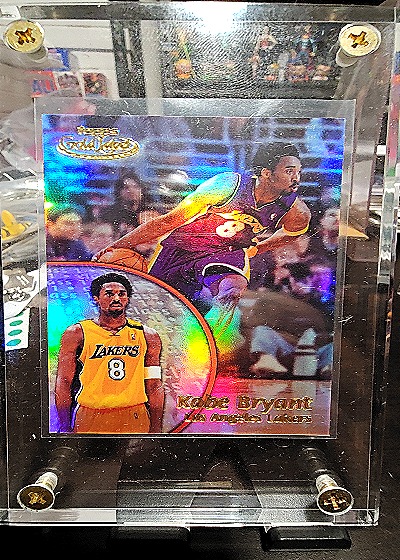 2000 Topps Gold Label #24 Kobe Bryant Class 1 — front