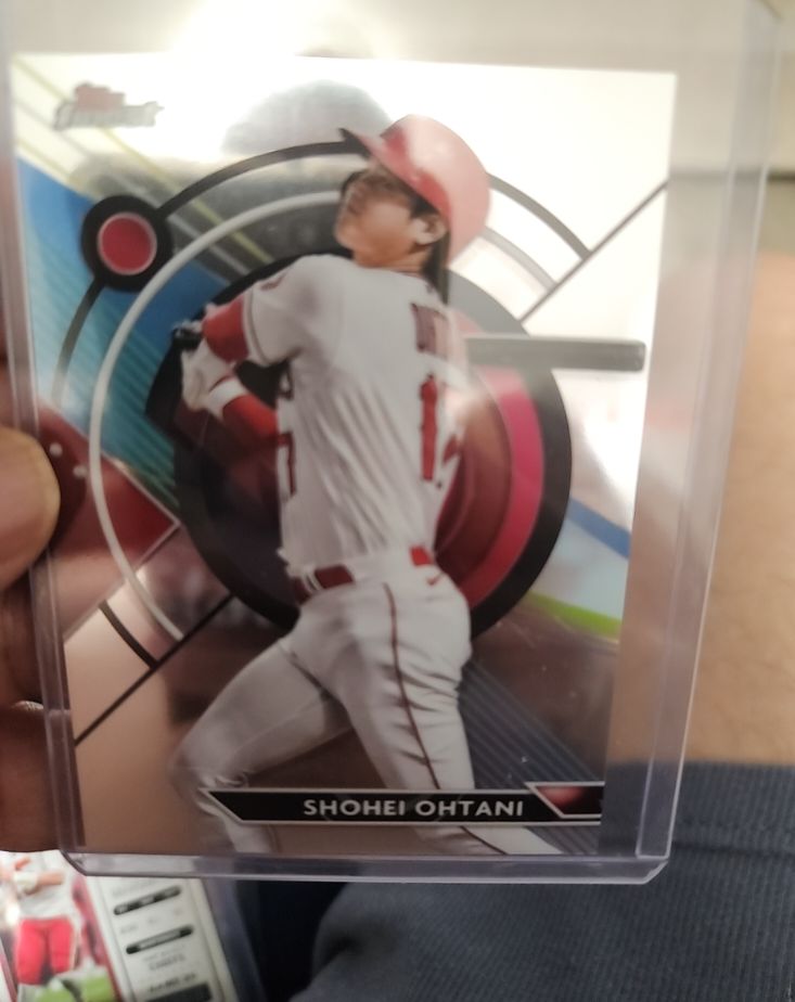 2023 Topps Finest #17 Shohei Ohtani — front