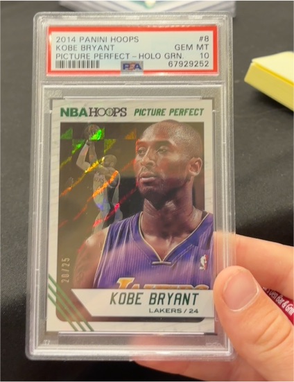 2014 Panini Hoops #8 Kobe Bryant Picture Perfect Holo Green — front