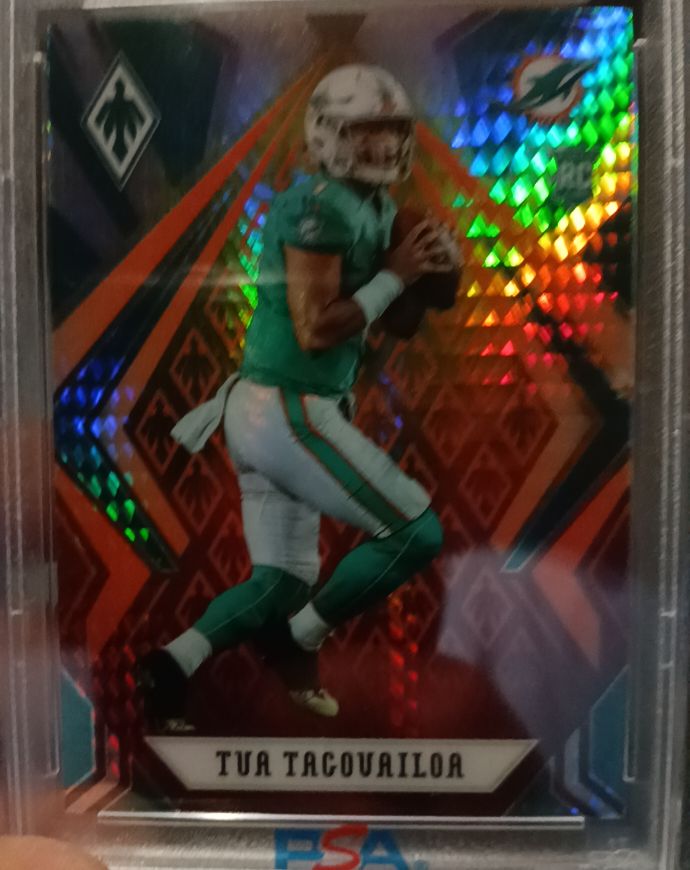 2020 Panini Phoenix Fire Burst #102 Tua Tagovailoa — front