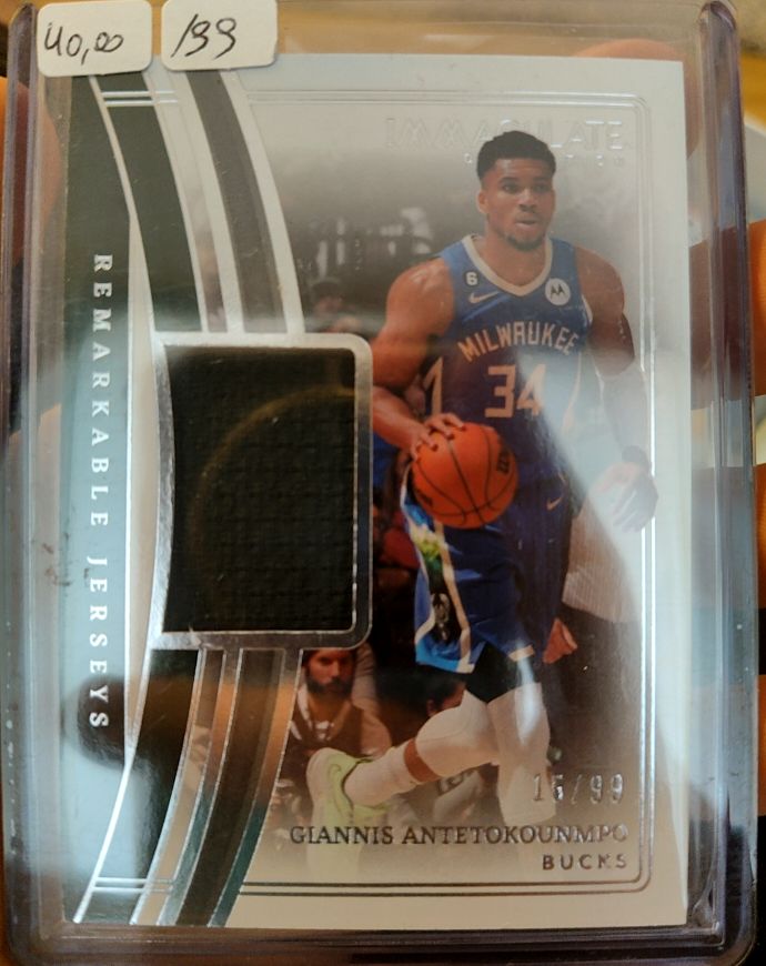 2022-23 Panini Immaculate Remarkable Jerseys #15 Giannis Antetokounmpo — front