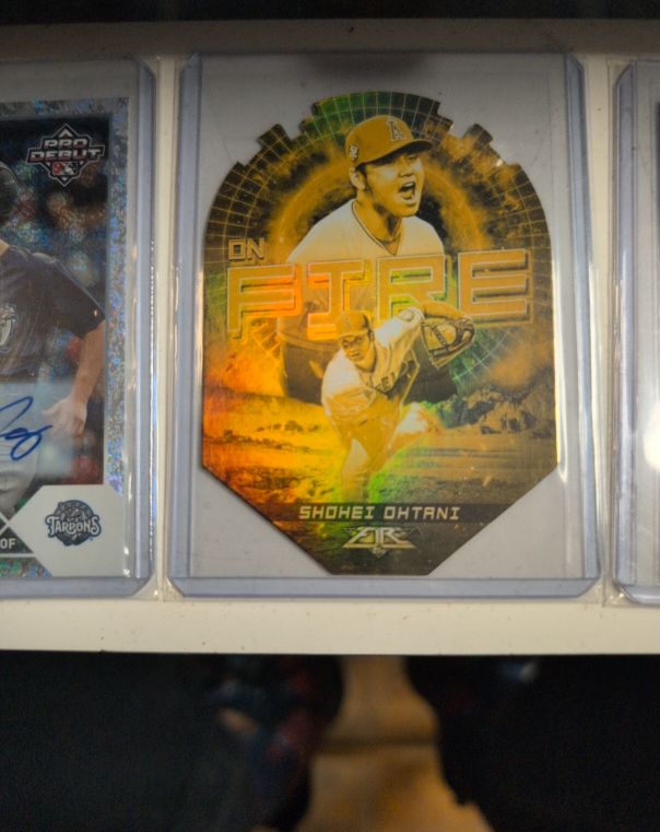 2022 Topps Fire On Fire Die Cut Gold Minted #EF-1 Shohei Ohtani — front