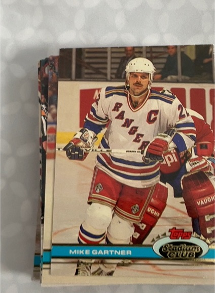 1992 Topps #6 Mike Gartner — front