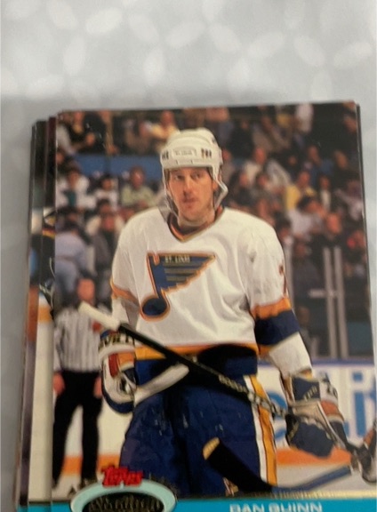 1992-93 STADIUM CLUB #1 Brett Hull — front