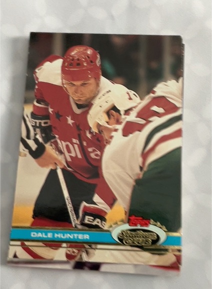 1991 Topps Stadium Club #164 Dale Hunter — front