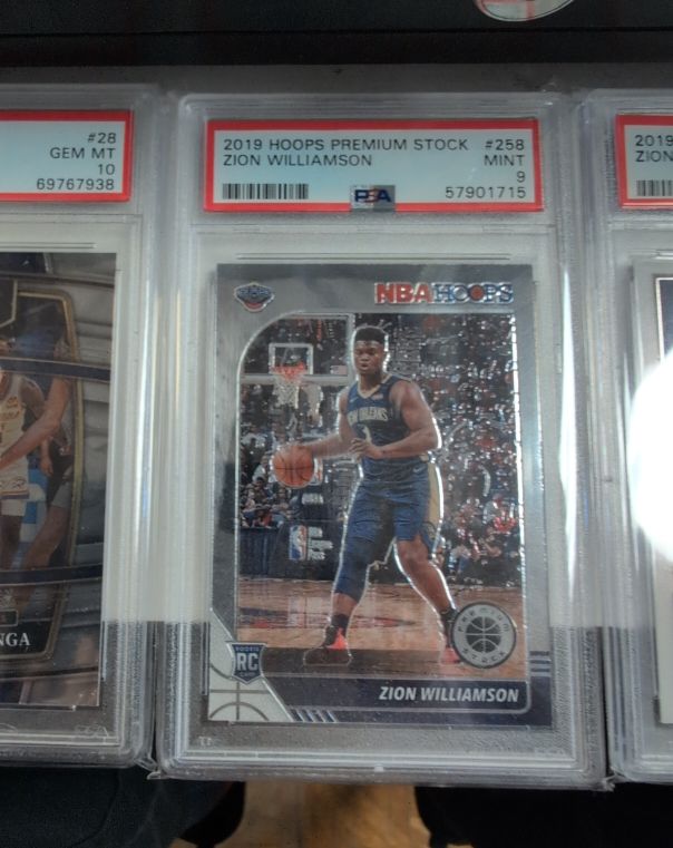 2019 Panini NBA Hoops Premium Stock #258 Zion Williamson — front