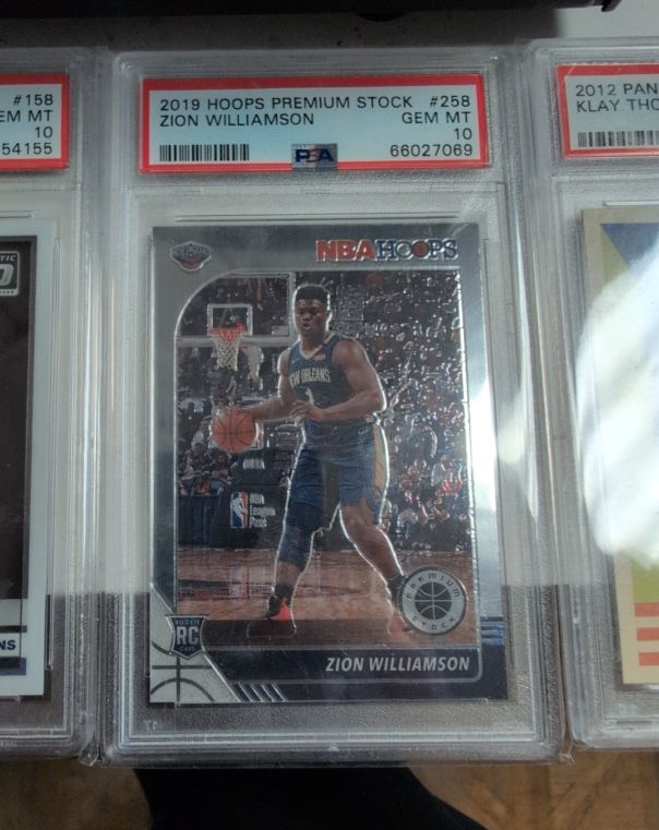 2019 Panini NBA Hoops Premium Stock #258 Zion Williamson — front