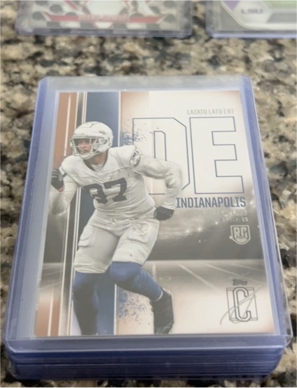 2024 Topps Signature Class #118 Laiatu Latu — front