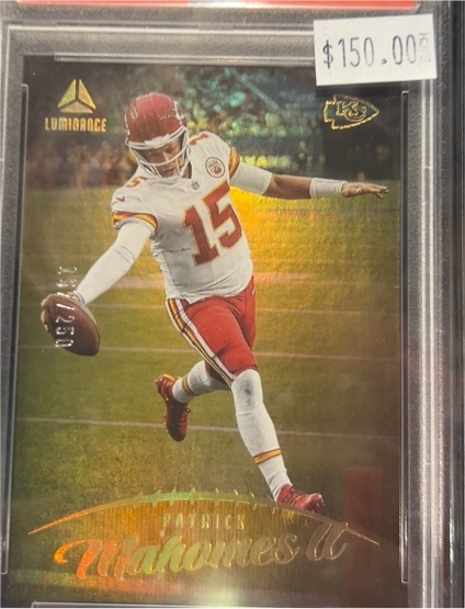 2023 Panini Luminance #15 Patrick Mahomes II — front