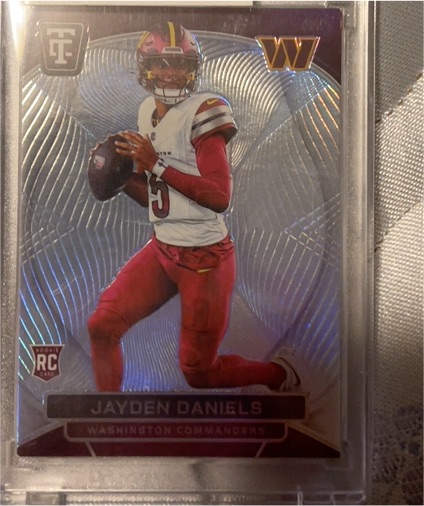 2023 Panini Totally Certified Jayden Daniels — front