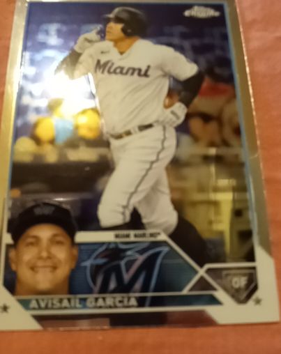 2023 Topps Chrome #35 Avisail Garcia — front