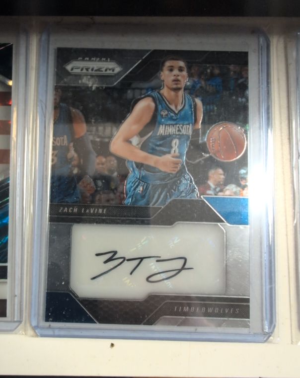 2016-17 Panini Prizm Veteran Signatures #29 Zach LaVine — front