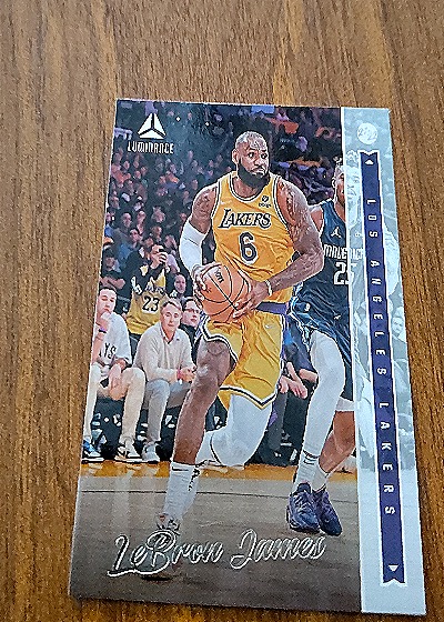 2021-22 Panini Chronicles Luminance #259 LeBron James — front